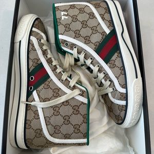 Gucci sneakers Size 37